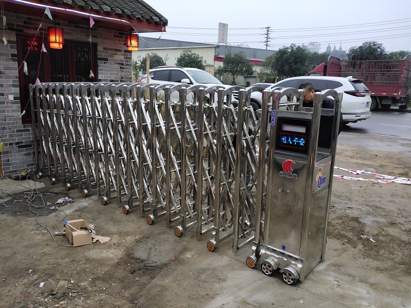電(diàn)動伸縮門